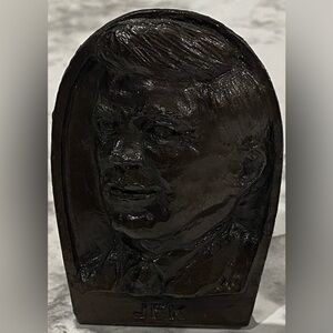 President John F Kennedy 1978 Statue / Paper Weight Handcrafted in USA